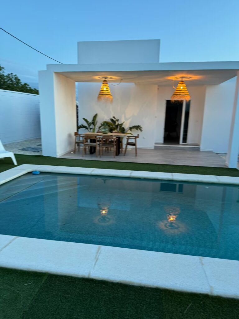 Aloha Cádiz - Alojamiento en Conil - Casa tailandesa - Piscina