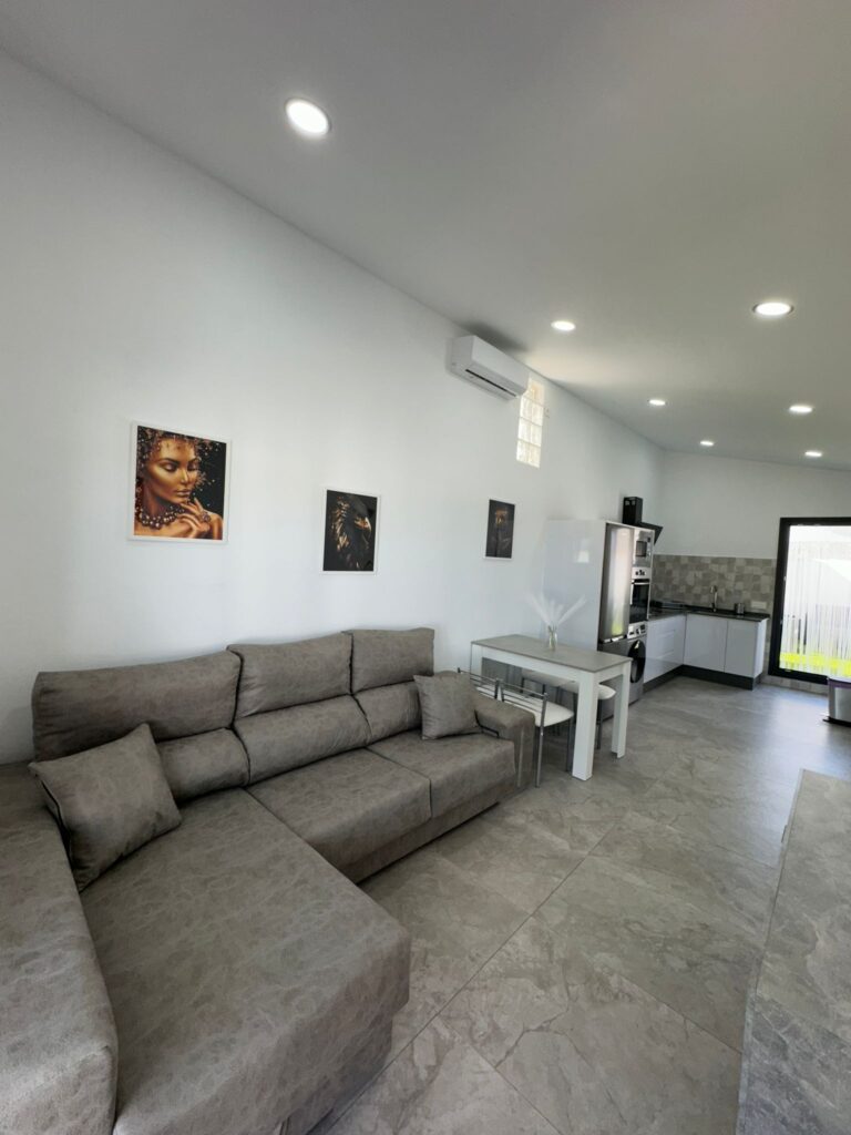 Aloha Cádiz - salón- Chalet Auxi (Maricasa)