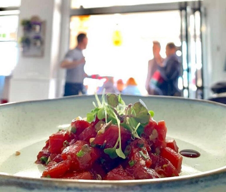 Aloha Cádiz - Restaurante Variopinto en Barbate – Cocina Mediterránea con Excelente Valoración