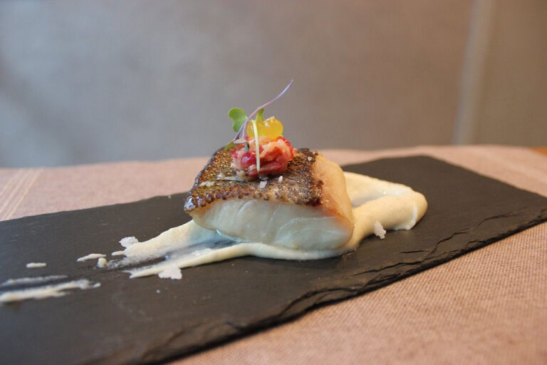 Aloha Cádiz - Restaurante Variopinto en Barbate – Cocina Mediterránea con Excelente Valoración